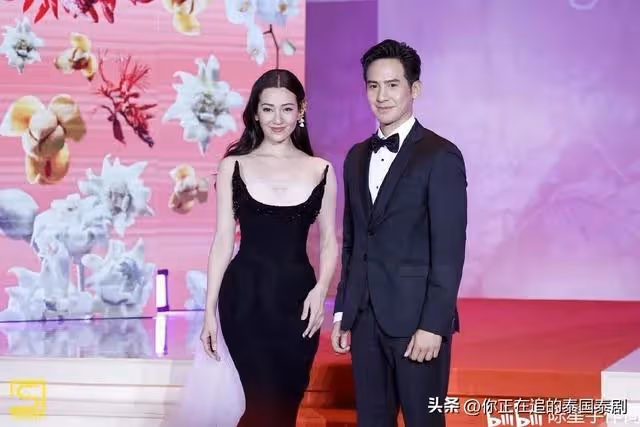 電影《天生一對2》首映:Bella被追問Weir是否算無縫銜接