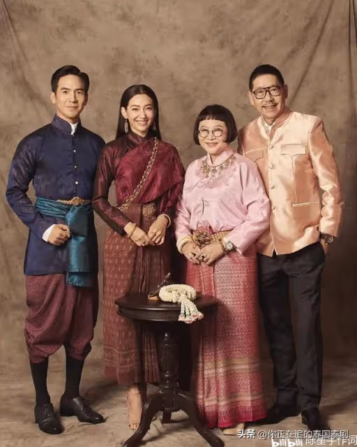 電影《天生一對2》首映:Bella被追問Weir是否算無縫銜接