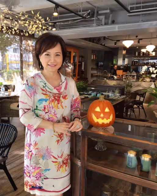沈春華「棄800萬年薪卸下主播」婚姻生活首度曝光!當街被偷拍與老公在街頭...超浪漫!