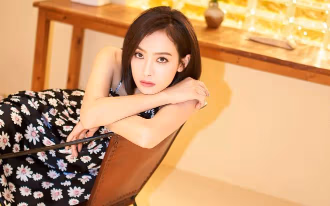 提起宋茜,估計很多人一開始了解她,都是通過韓國女團認識的