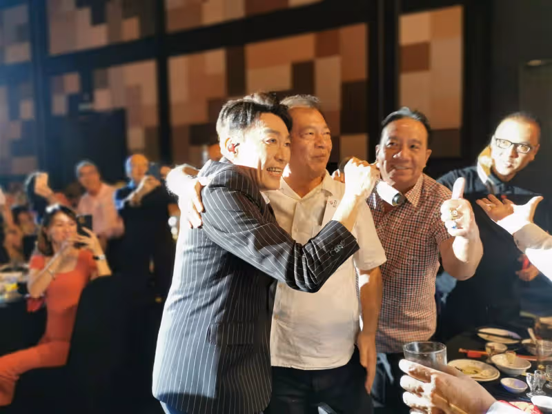黃得偉開唱全家總動員力撐　一門四傑登場全場嗨翻！