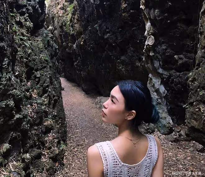 高以翔女友曬近照,孤身一人與狗相伴,住自己家沒搬到男友婚房