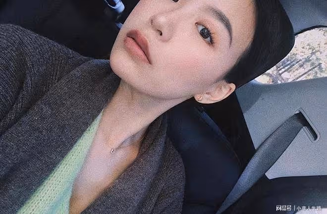 高以翔女友曬近照,孤身一人與狗相伴,住自己家沒搬到男友婚房