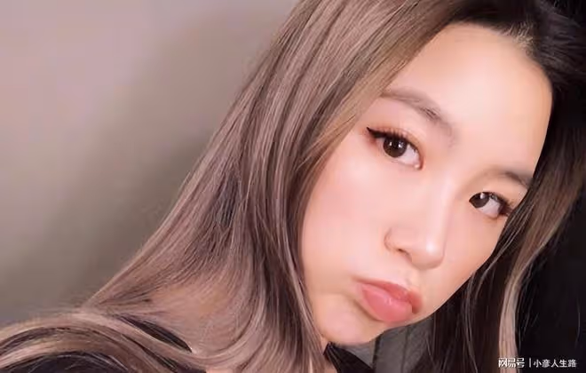 高以翔女友曬近照,孤身一人與狗相伴,住自己家沒搬到男友婚房