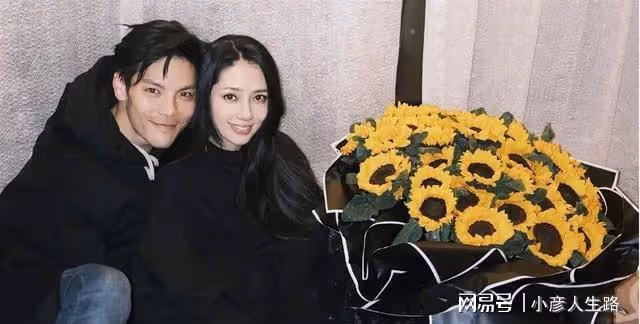 陳嵐親自火線回應,向佐出軌跟美女聊天:假的,我找律師去起訴