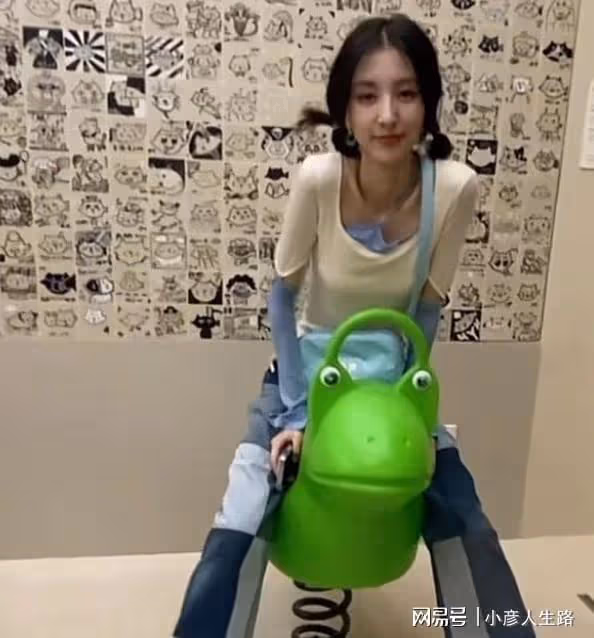 華晨宇被扒早在官宣有女兒前,就已跟王悅伊相戀,盤點秀恩愛細節