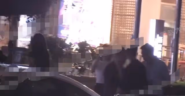 汪小菲與新歡外出聚餐,同回家心情好,曾直播痛哭稱前妻不讓見娃