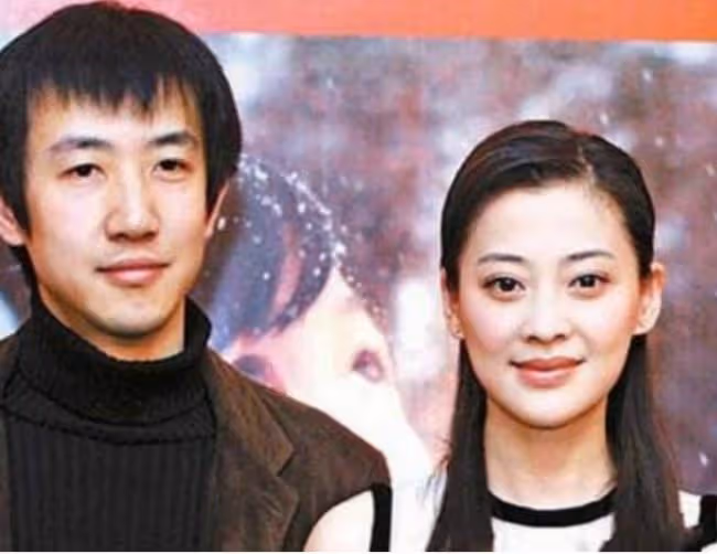 梅婷現身國外被偶遇 素麵朝天打扮顯眼