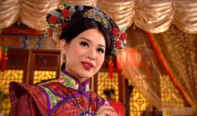 TVB10年出6個水後?蔡思貝緋聞多過作品,胡杏兒被吐槽妝容廉價劣質