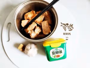 燜丨♨美味醬汁排骨😋