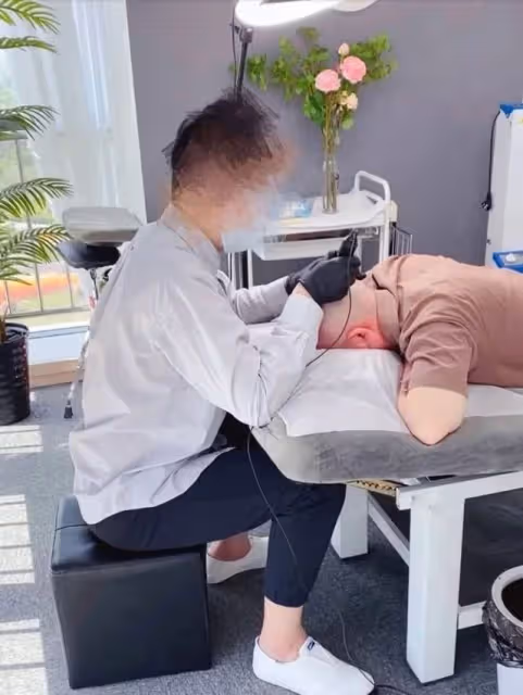 大S老公具俊曄去紋「頭髮」畫面曝光,一針一針紋在頭上,看著就疼