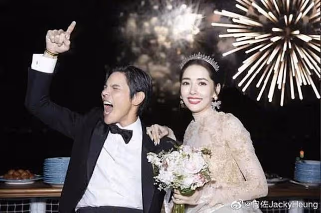 向佐婚後出軌無數次？曖昧對話曝光「視訊白肌辣妹」畫面瘋傳　網愣「她沒穿衣服」向太9字回覆了