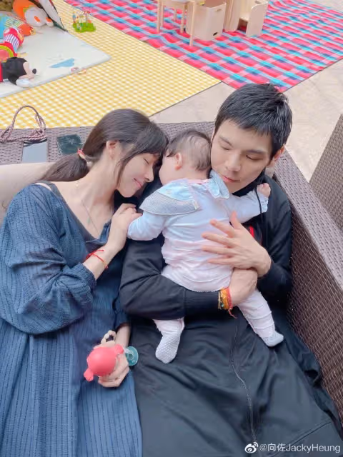 不認出軌!向佐認了「腎功能已70歲」吃太多藥造成 傳夫妻倆 「根本沒領證」向太說話了