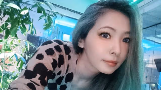 挺7月孕肚當街抽菸　Makiyo被罵翻！