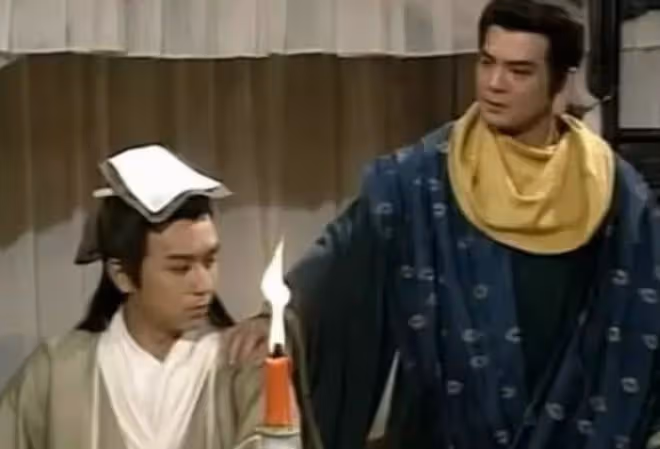 港星齊聚雲南避暑!羅嘉良蹺二郎腿稱太舒服,李國麟吃野生菌刺身