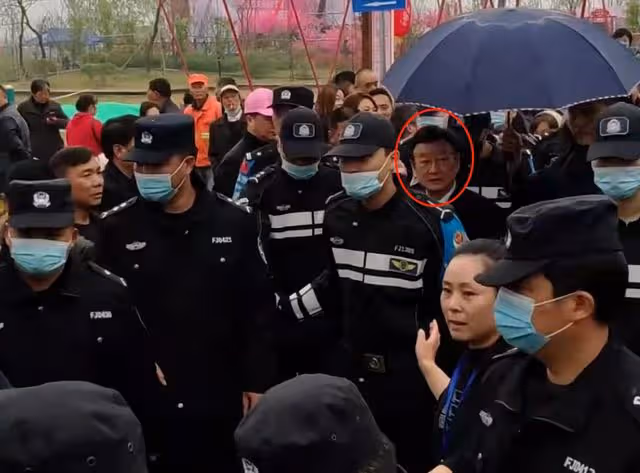 75歲蔣大為暴瘦快認不出!現身KTV穿戴奢侈品,再唱成名曲惹吐槽