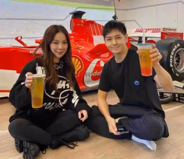 46歲林志穎4億豪宅內部曝光,包下頂層,客廳擺法拉利做裝飾,冰箱佔據整面牆,網友:有錢人的生活好誇張