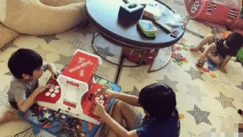 46歲林志穎4億豪宅內部曝光,包下頂層,客廳擺法拉利做裝飾,冰箱佔據整面牆,網友:有錢人的生活好誇張