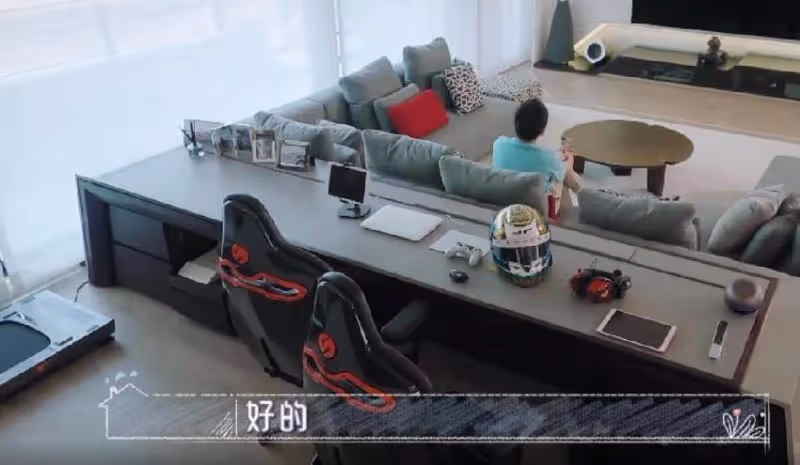 46歲林志穎4億豪宅內部曝光,包下頂層,客廳擺法拉利做裝飾,冰箱佔據整面牆,網友:有錢人的生活好誇張