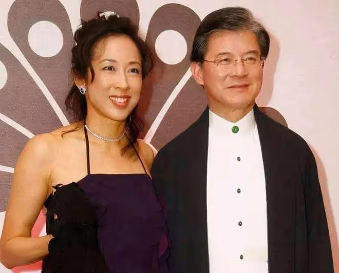 8位港姐冠軍現狀，有人嫁豪門有人落魄，個個是「人間絕色」