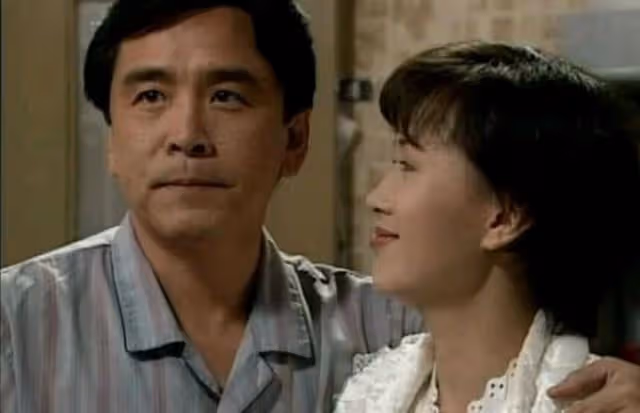 佩服!TVB知名老戲骨從影帝變配角,無怨言接受現狀:向現實低頭