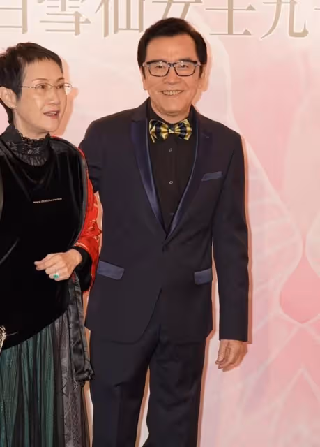 佩服!TVB知名老戲骨從影帝變配角,無怨言接受現狀:向現實低頭