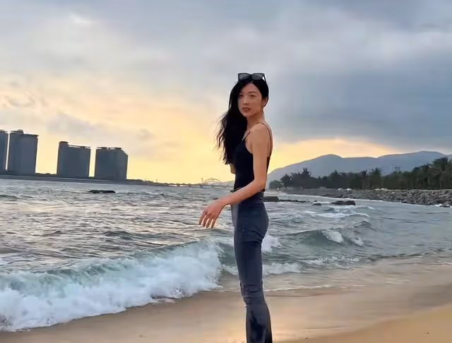 32歲女星遭詐騙!站警局門口報案臉曬通紅,信息被盜粉絲也被騙錢