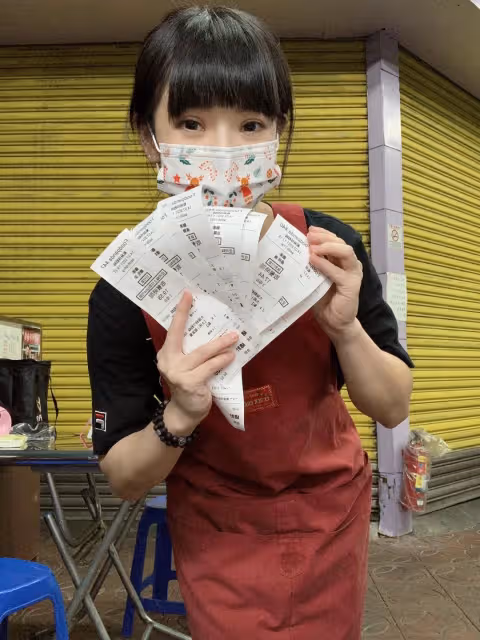 《五燈獎》過20關！戴梅君不唱了「回鄉幫母賣麵線」成活招牌　坦言「童年被逼上台」：可以拿到很多錢