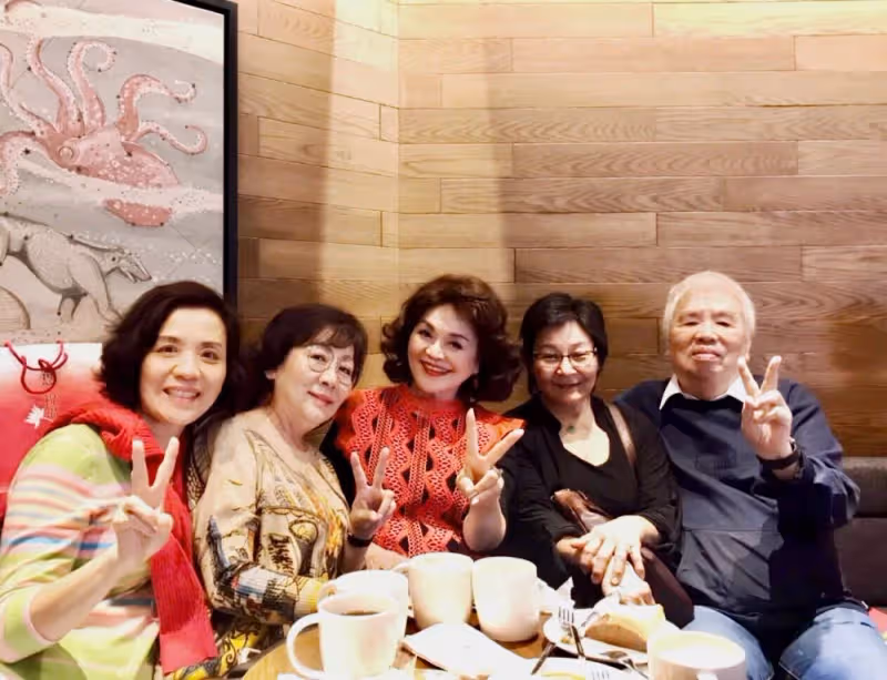 王芷蕾62歲近況曝光！當年遠嫁美國淡出「結婚20年終獲兒子」　「老公身分不簡單」今攜家人返台