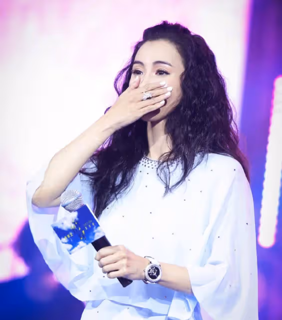 張柏芝關掉濾鏡，關掉美顏，瞬間露出真顏  網友：讓我冷靜一下！
