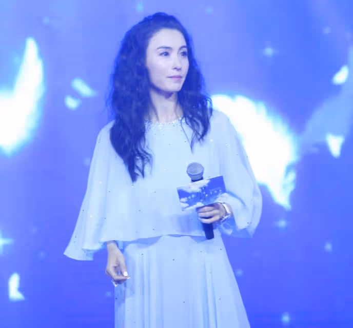 張柏芝關掉濾鏡，關掉美顏，瞬間露出真顏  網友：讓我冷靜一下！