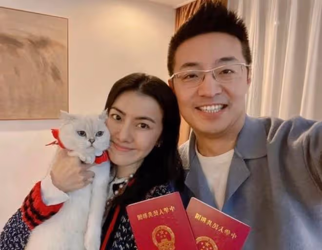 39歲女星嫁上海富商後宣布懷孕!已獨自回台灣待產,寶寶性別曝光