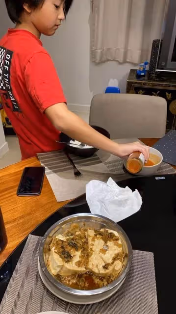 張柏芝二兒子「逆襲式」長大!「神仙顏值」吸引大批粉絲,越來越像爸爸謝霆鋒