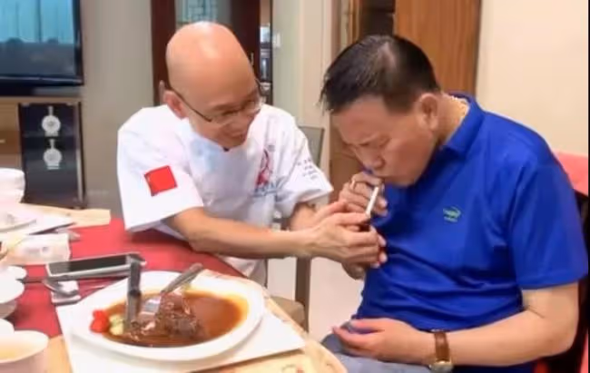 65歲萬梓良曝近況!戴「鴿子蛋」吃鮑魚乳鴿