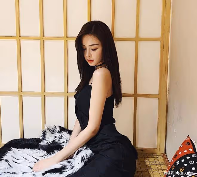 汪小菲張穎穎穿情侶裝聚餐，張穎穎完全女主人模樣，飯後同回豪宅