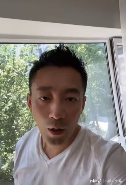 汪小菲張穎穎穿情侶裝聚餐，張穎穎完全女主人模樣，飯後同回豪宅
