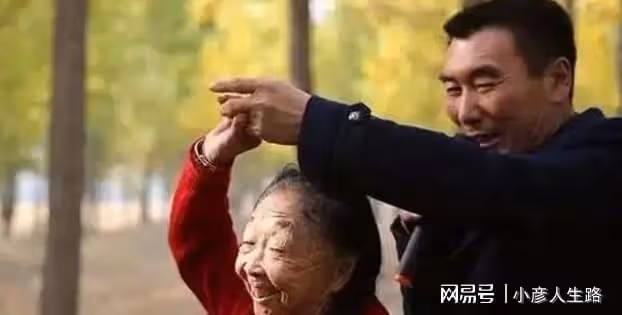 李玉成新歡送他50萬豪車,直播戴墨鏡跳迪斯科,網友:無功不受祿