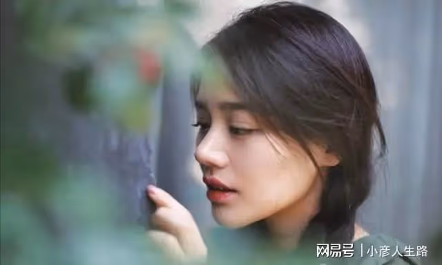 「戀愛腦」馬思純:事業比不過周冬雨,現任和前任對比不值一提
