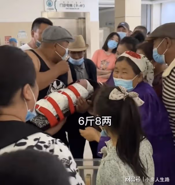 恭喜!網紅「牧民達西」喜獲兒子,重達6.8斤,全家人到醫院等待