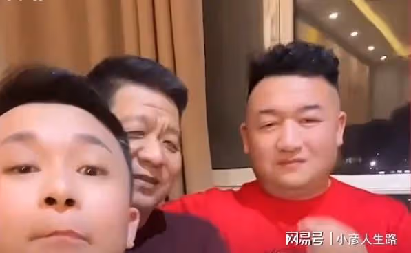 陳亞男直播哭訴離婚是被陷害,榜一大哥維護,小偉陳萌欲直播帶貨