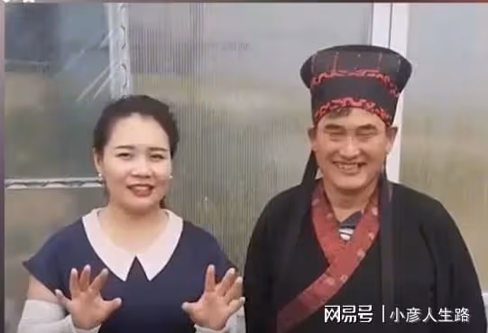陳亞男直播哭訴離婚是被陷害,榜一大哥維護,小偉陳萌欲直播帶貨