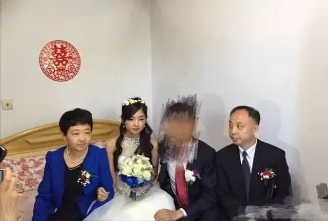 王冰冰結婚是假的 央視表態稱她是最美記者