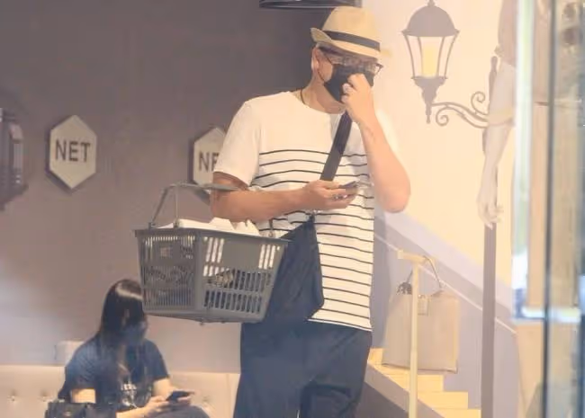 林瑞陽張庭一家四口低調返台 夫妻不再露富