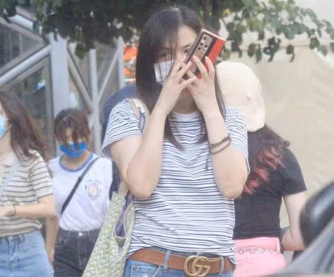 林瑞陽張庭一家四口低調返台 夫妻不再露富