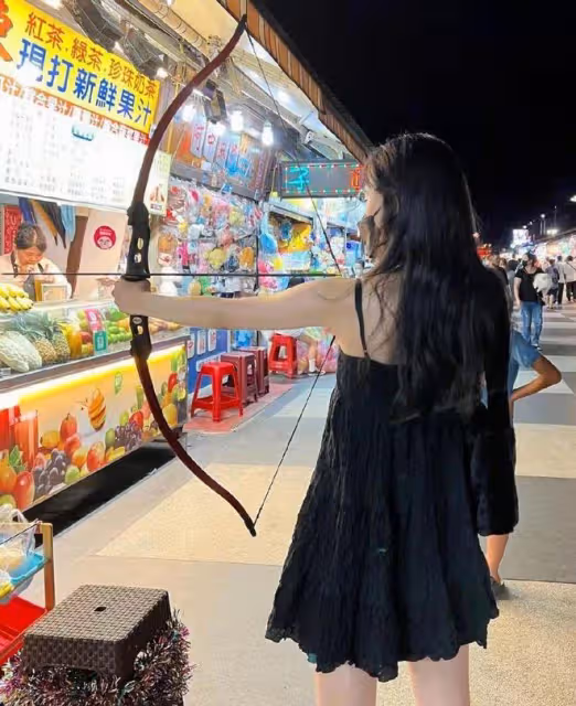 小S二女兒近照曝光！穿黑色弔帶裙長發飄飄，14歲氣質成熟太像媽