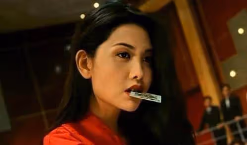 邱淑貞罕曬女兒美照!膚白貌美淡妝出鏡氣質清新,笑容甜美神情復刻媽媽,網友:堪稱最美星二代