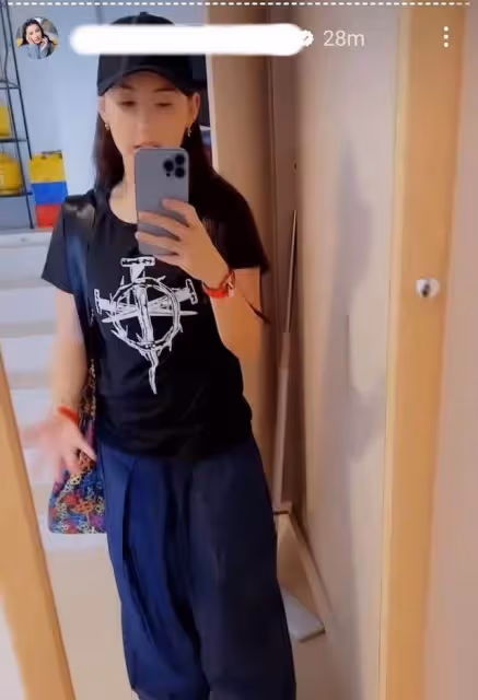 張柏芝罕曬小兒子近況！Marcus做廣告模特，穿碎花褲子粉色鞋打扮十分秀氣，睫毛濃密大眼超迷人