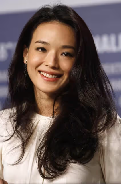 舒淇罕曬懟臉自拍,染粉紅短髪性感十足,素顏出鏡笑容洋溢,46歲的狀態像吃了防腐劑