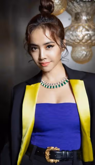 「天后」蔡依林罕曬美照!五官精緻妝容美艷,身材纖細好似少女,一雙電眼能「攝魂」