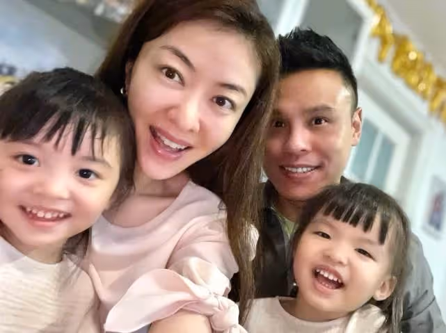 熊黛林夫婦帶雙胞胎女兒出遊!曬老公視角大秀身材,穿露臍裝腰肢纖細,「超模腿」搶足鏡頭